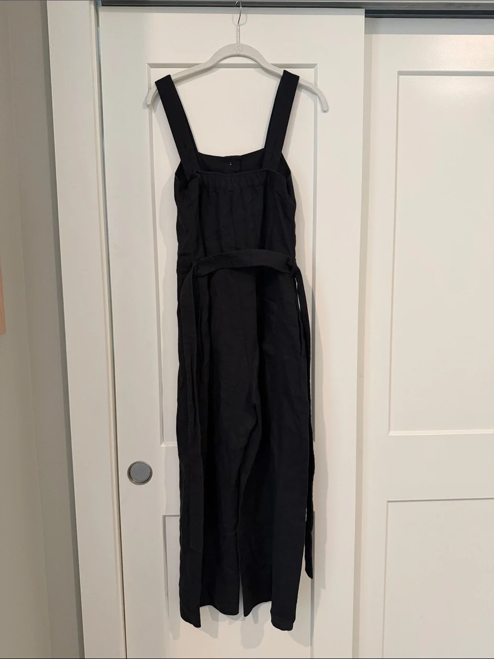 Everlane includes pockets